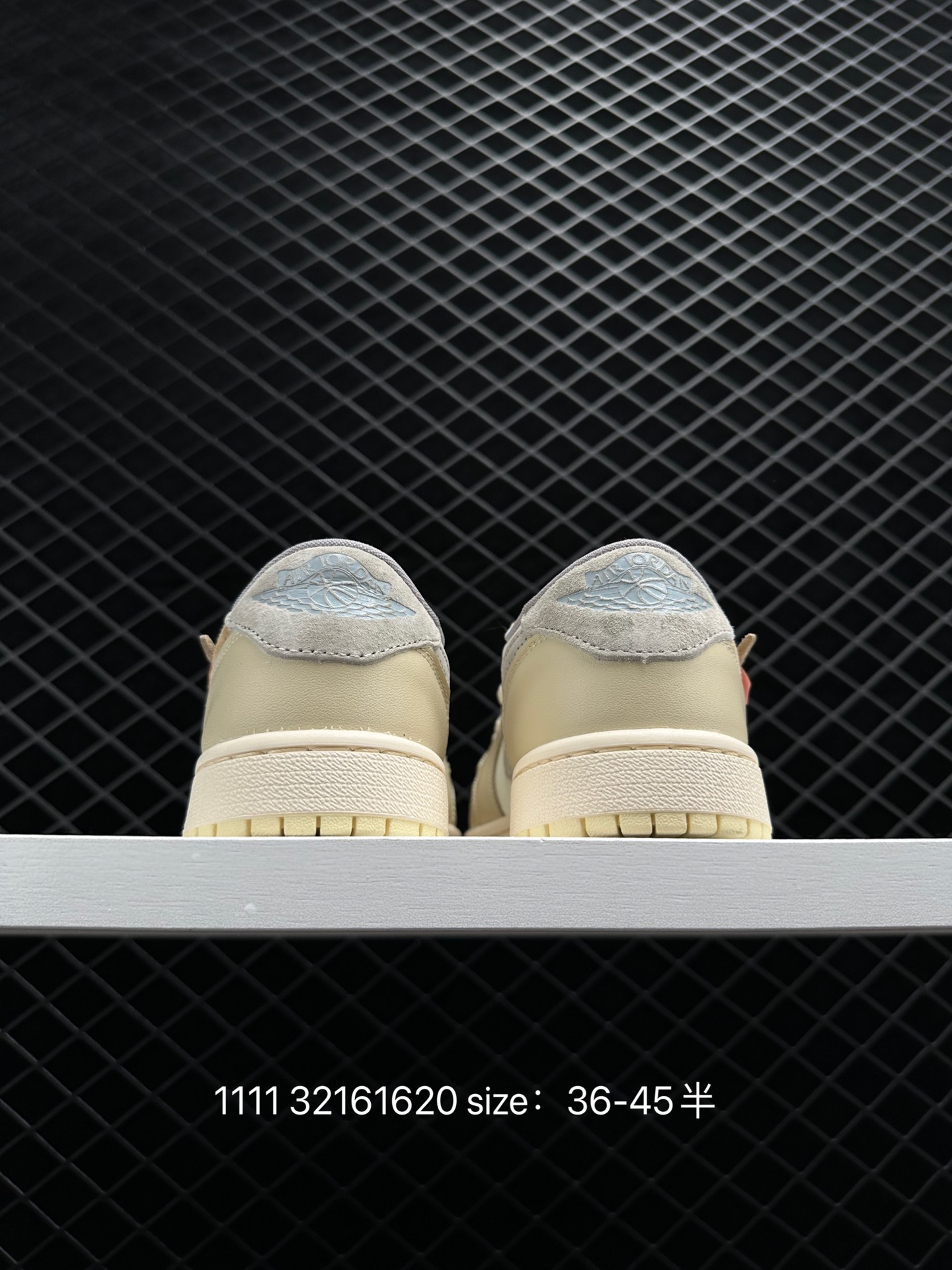 Off-White x  Air Jordan 1 Low OG